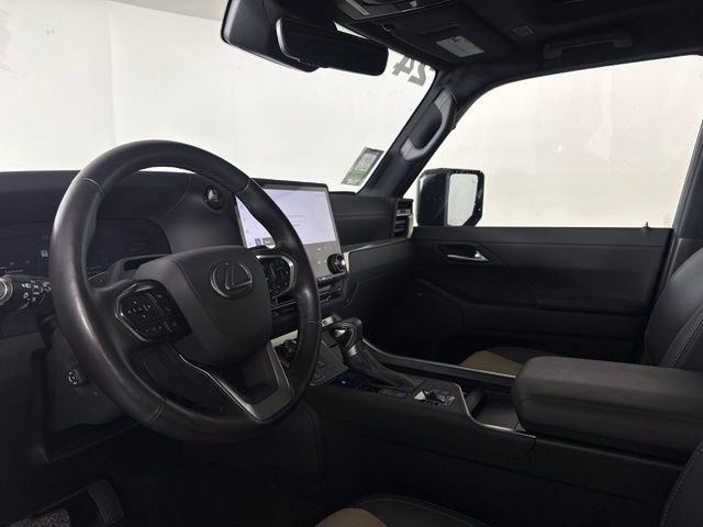 Used 2024 Lexus GX 550 AWD/4WD image 4