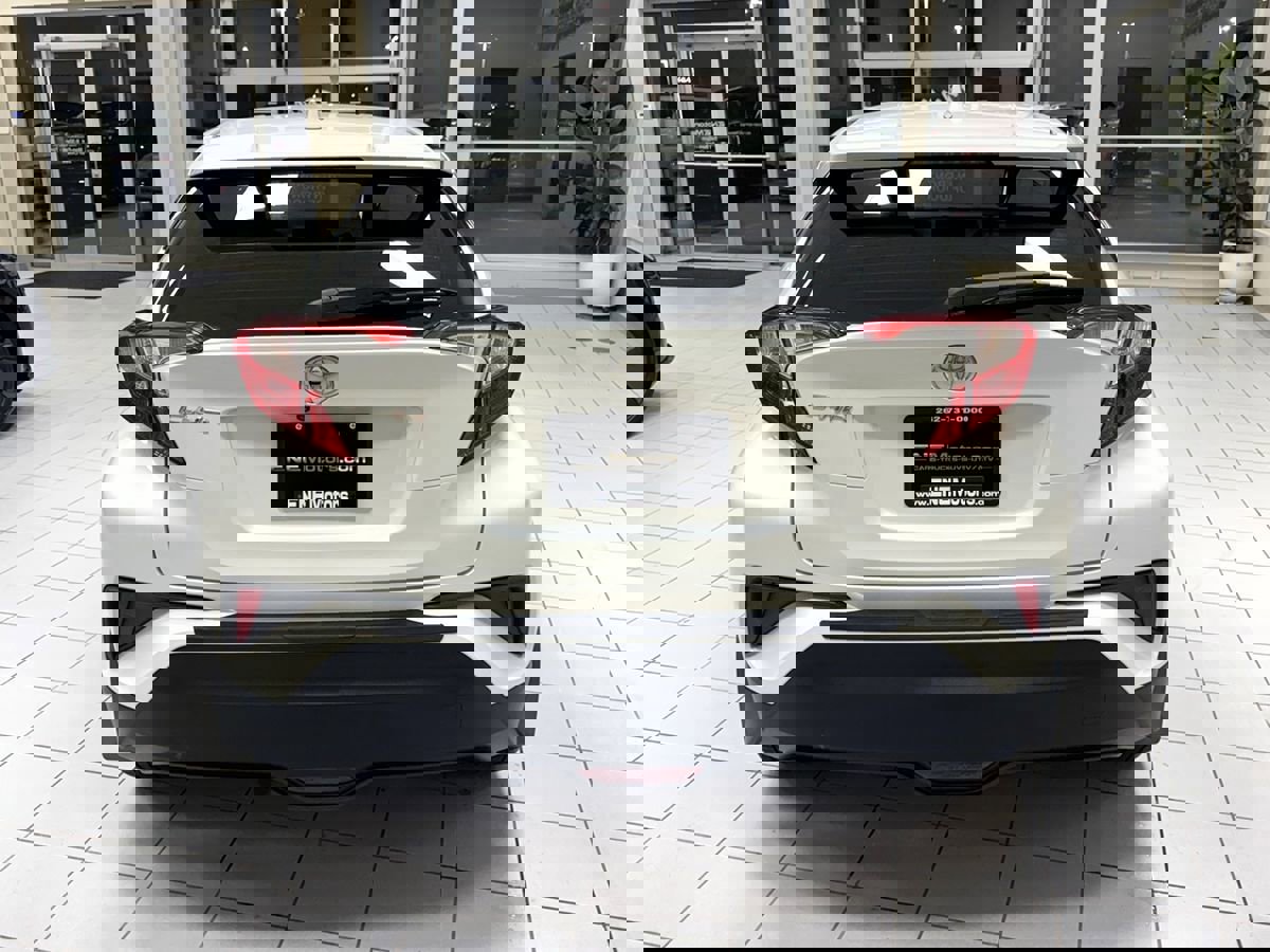 Used 2018 Toyota C-HR XLE image 5