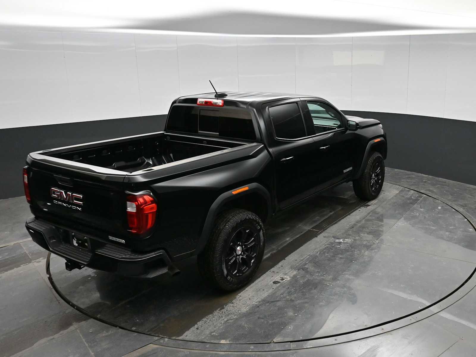 Used 2024 GMC Canyon Elevation w/ Convenience Package image 28
