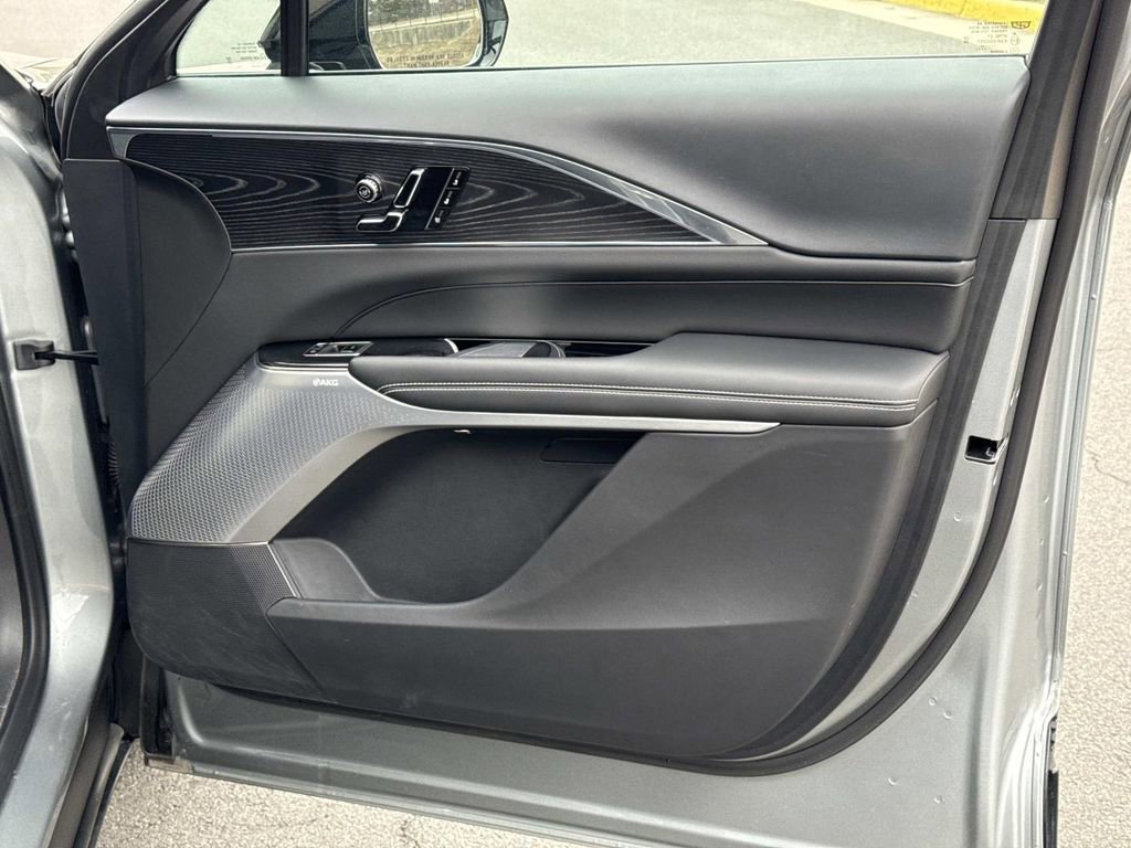 Certified 2024 Cadillac Lyriq Sport image 8