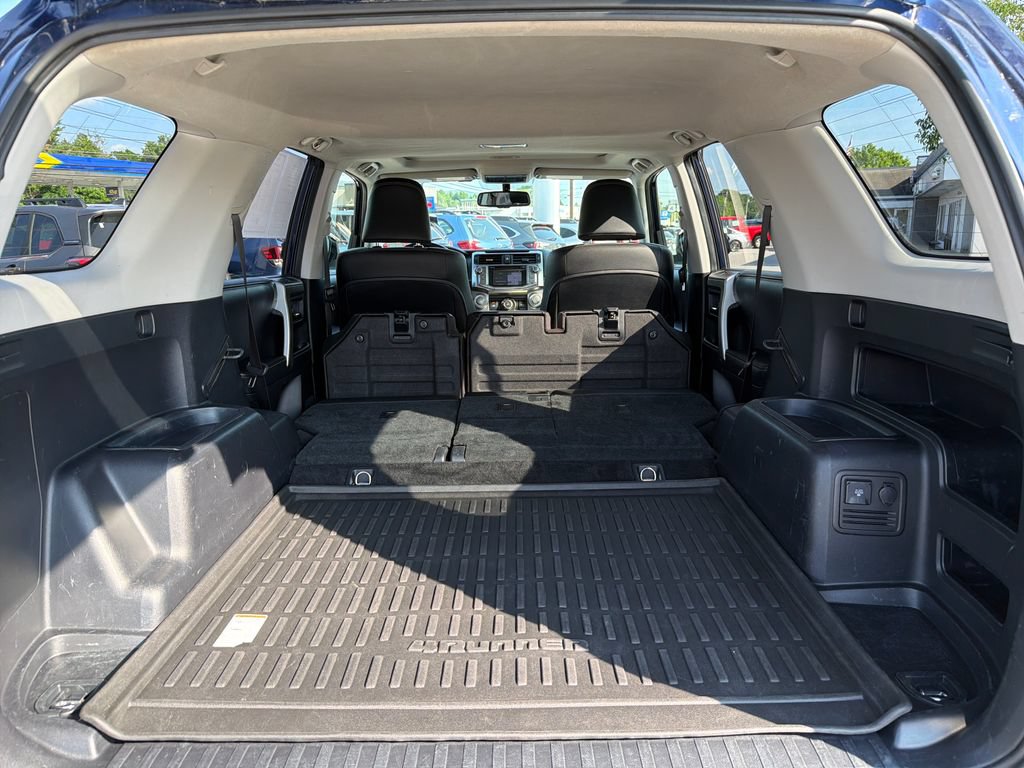 Used 2017 Toyota 4Runner SR5 Premium AWD/4WD image 29