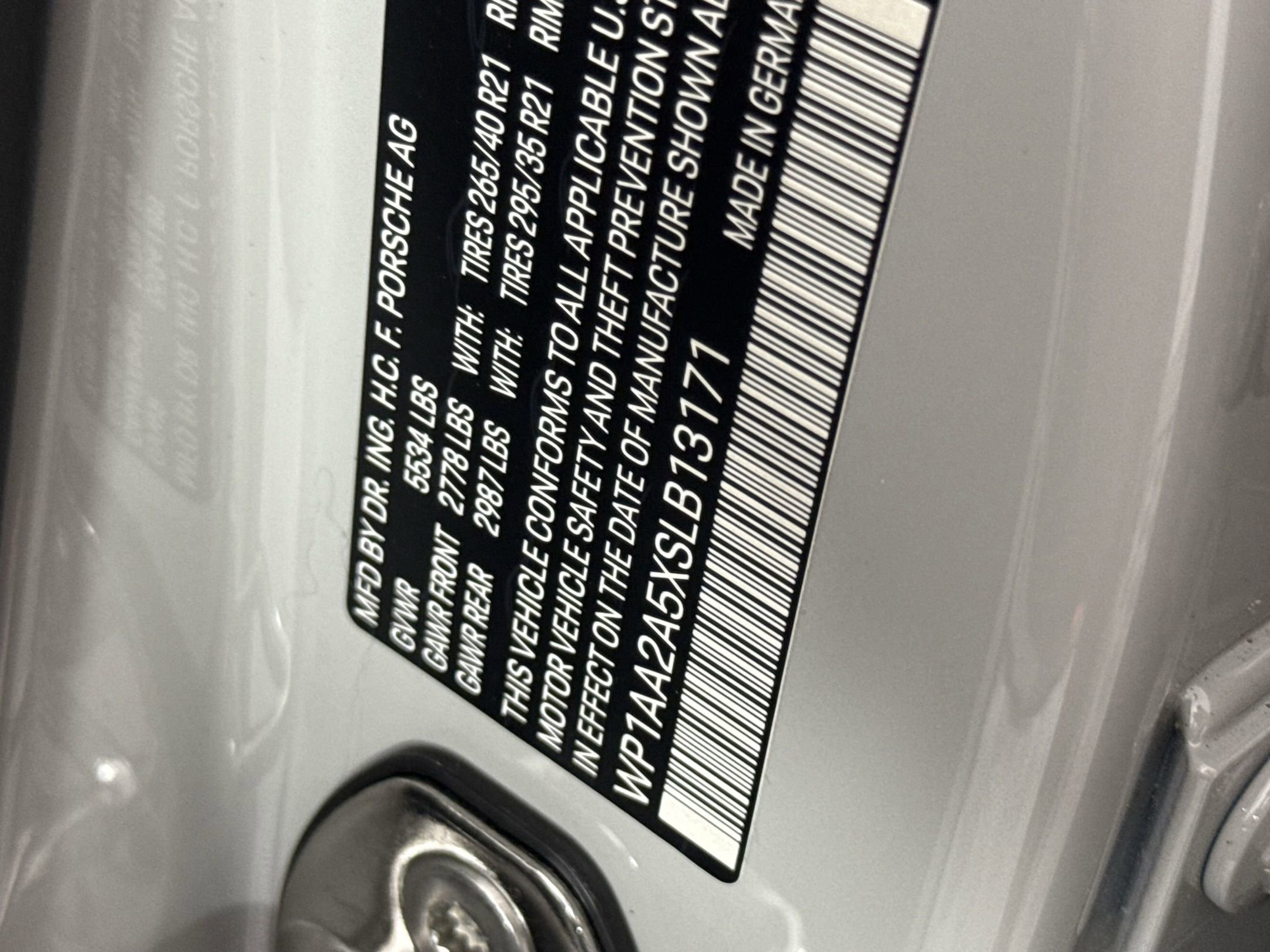 New 2025 Porsche Macan image 24