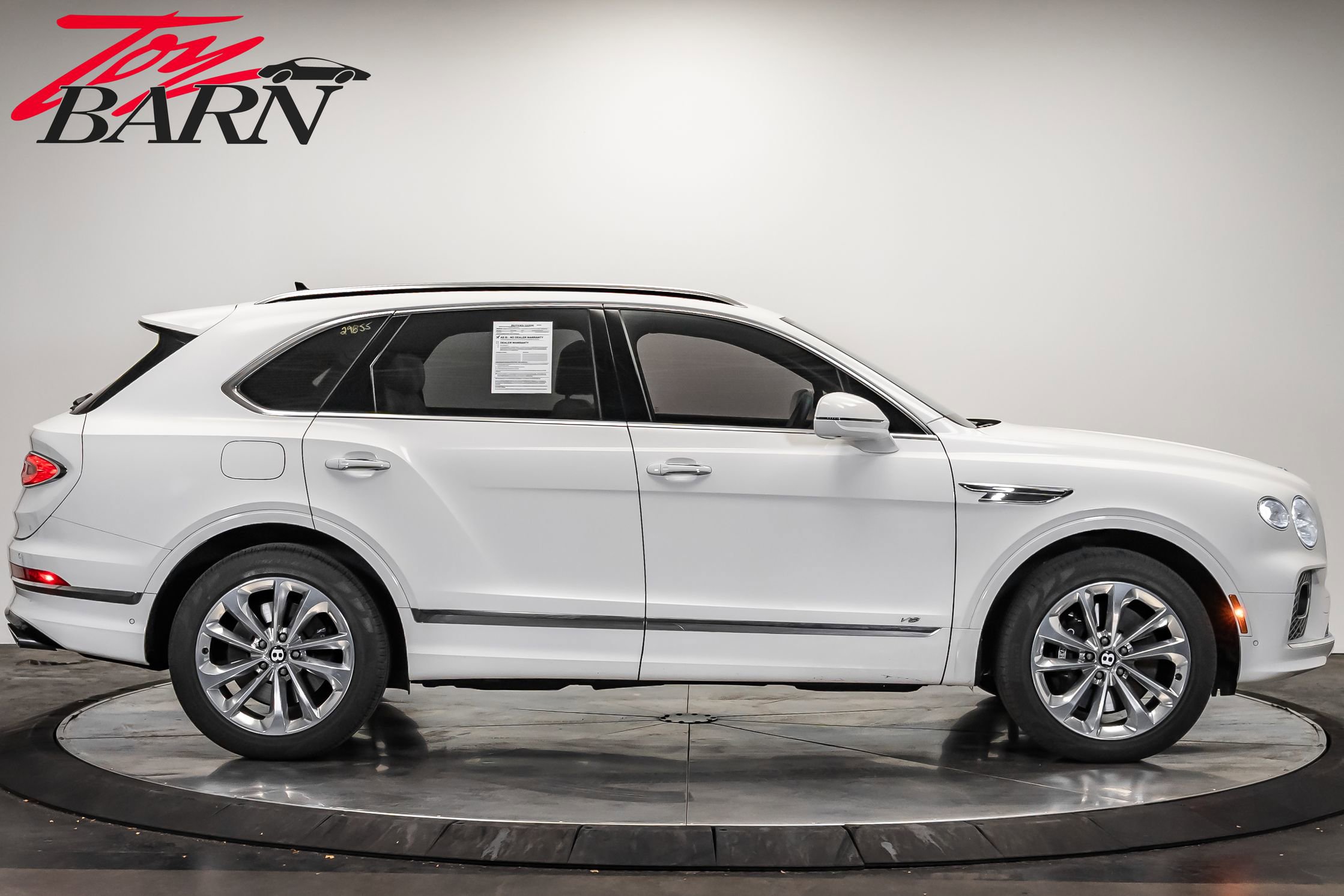 Used 2021 Bentley Bentayga image 6