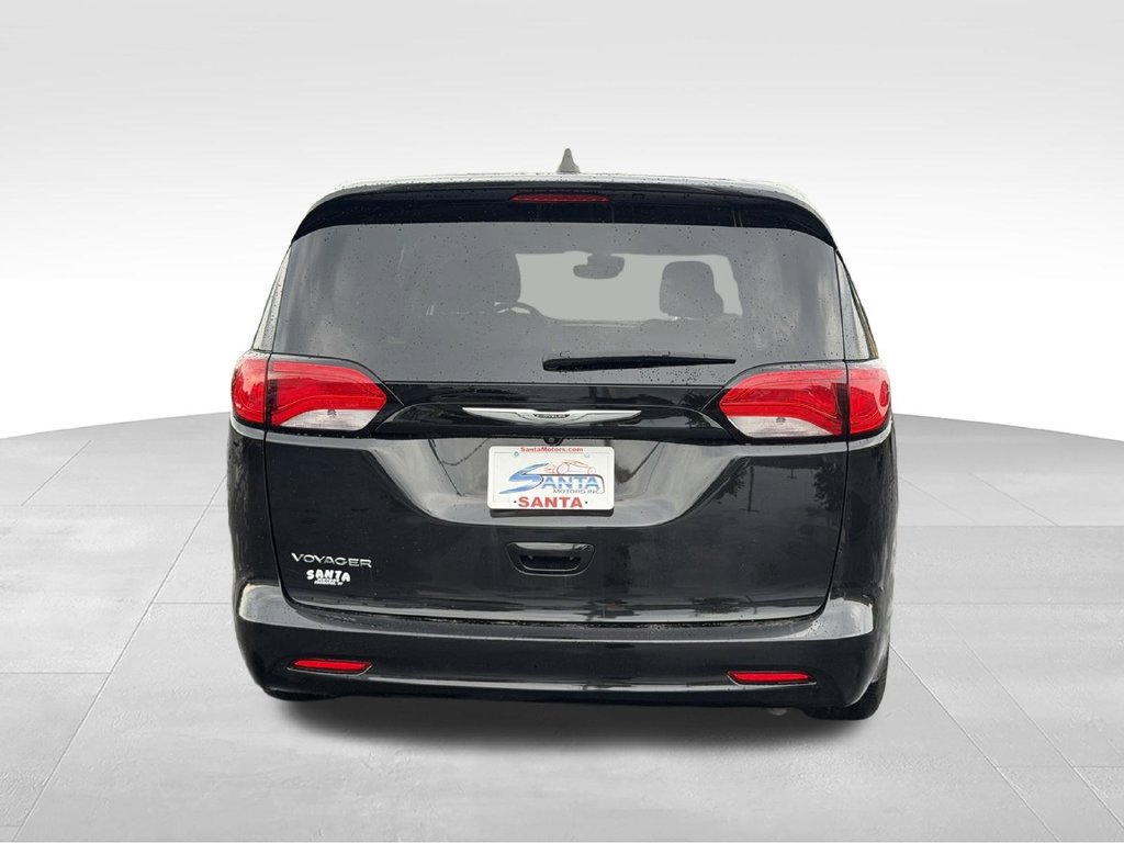 Used 2024 Chrysler Voyager LX FWD image 17