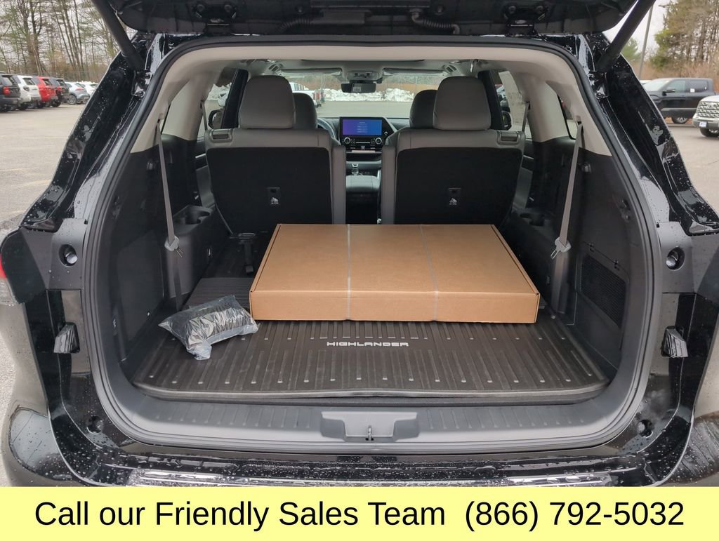 New 2026 Toyota Highlander Platinum image 21