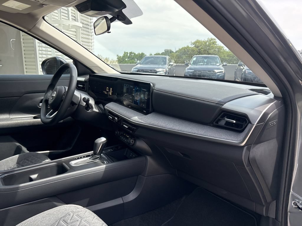 Used 2026 Nissan Kicks SV w/ SV Premium Package AWD/4WD image 15