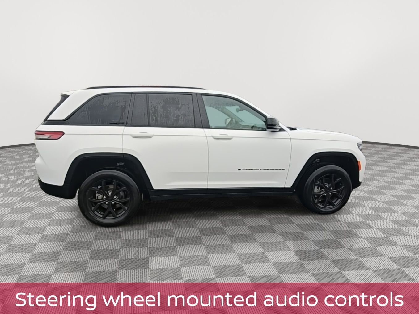 Used 2024 Jeep Grand Cherokee Altitude image 9
