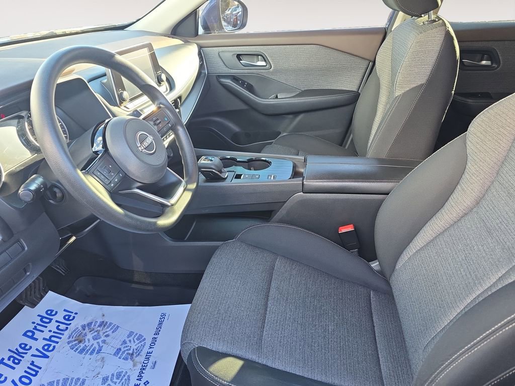 Used 2022 Nissan Rogue SV image 9