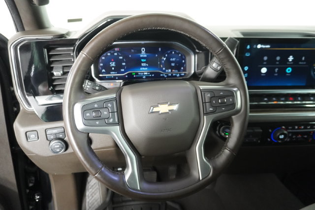 Used 2025 Chevrolet Silverado 1500 LT AWD/4WD image 24