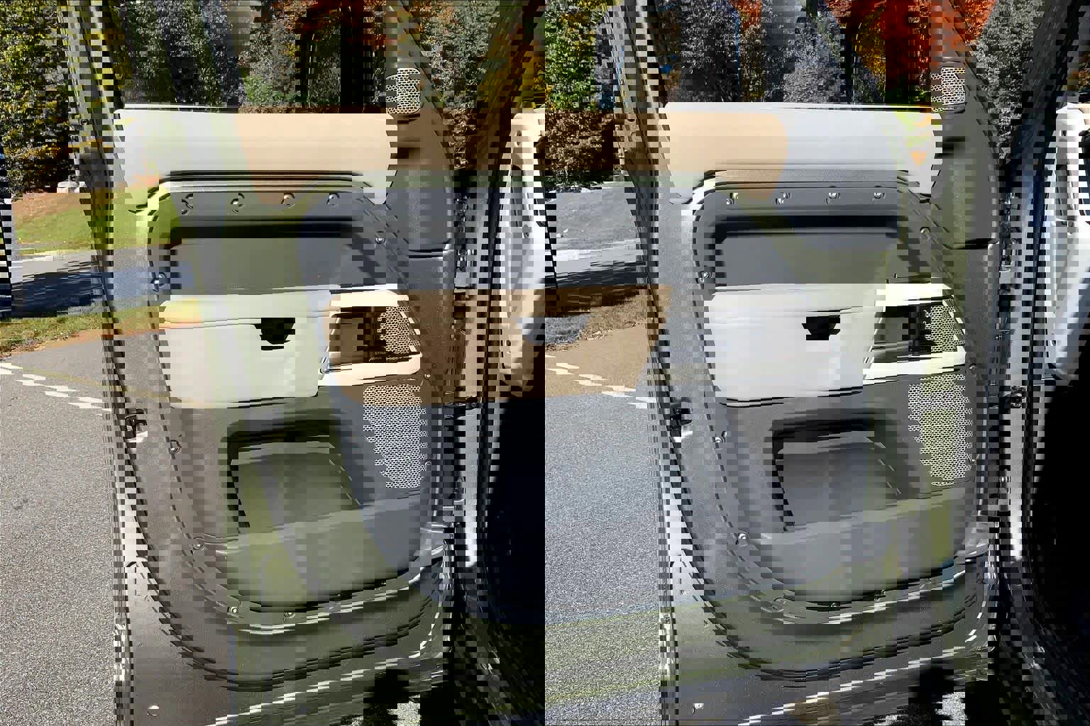 Used 2024 Land Rover Defender 130 S image 19