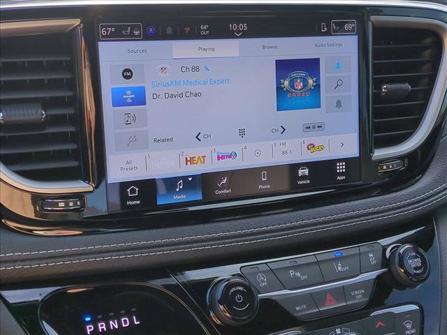 New 2026 Chrysler Pacifica Select AWD/4WD image 12
