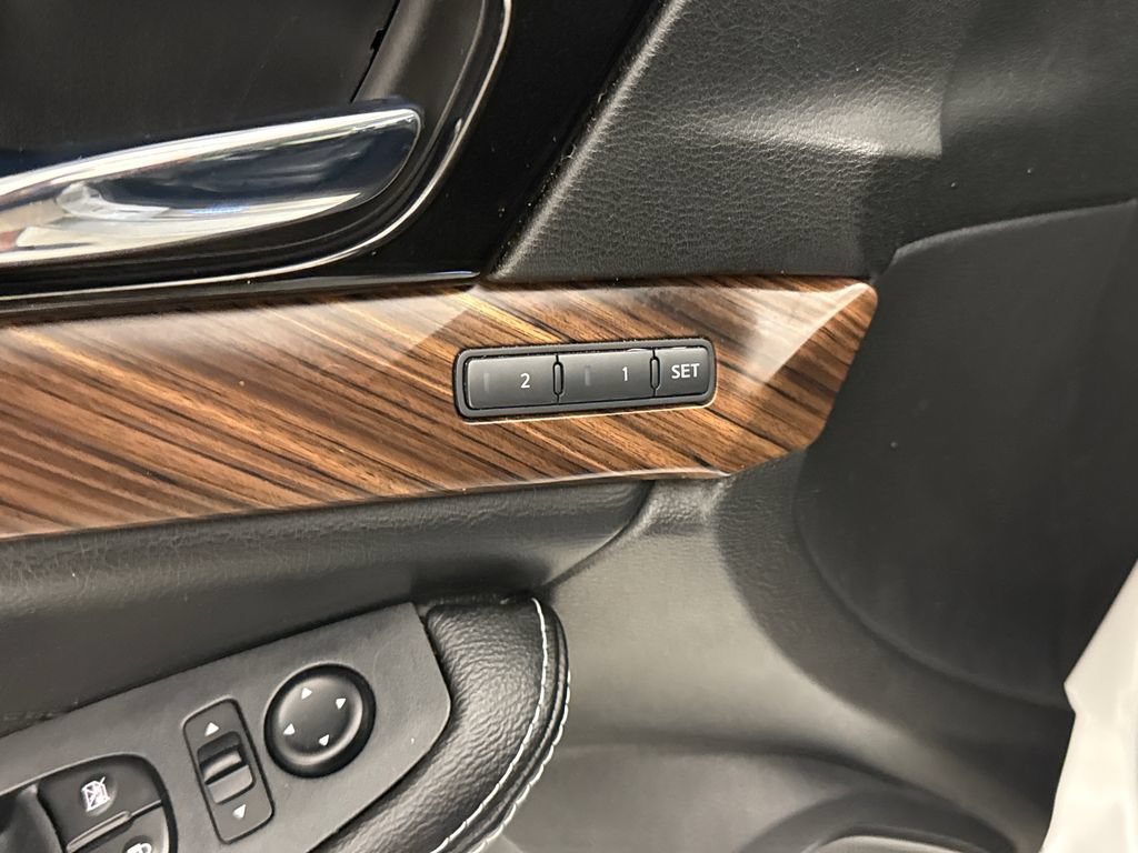 Used 2017 Nissan Maxima Platinum w/ Medallion Package FWD image 20