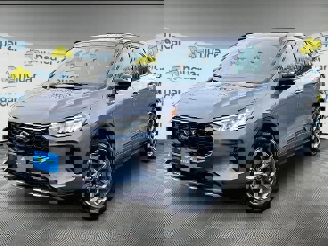 New 2026 Ford Escape ST-Line w/ Cold Weather Package AWD/4WD image 3