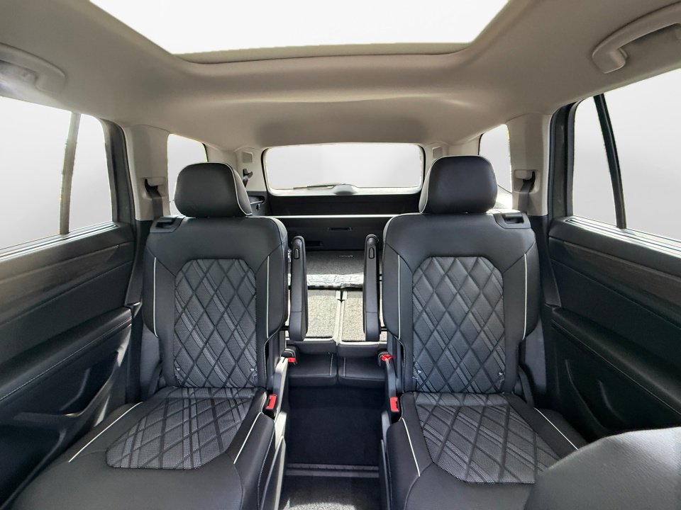 New 2026 Volkswagen Atlas SEL Premium R-Line image 12