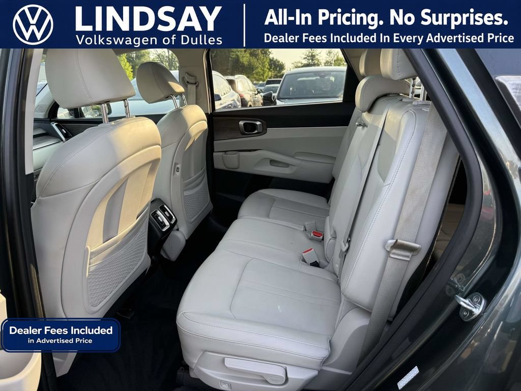 Used 2022 Kia Sorento S w/ Panoramic Sunroof Package AWD/4WD image 16