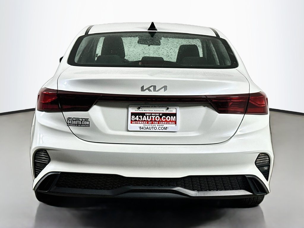 Used 2023 Kia Forte LXS w/ LXS Technology Package FWD image 6