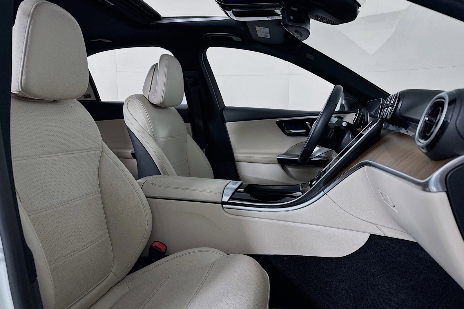 Used 2024 Mercedes-Benz C 300 Sedan image 6