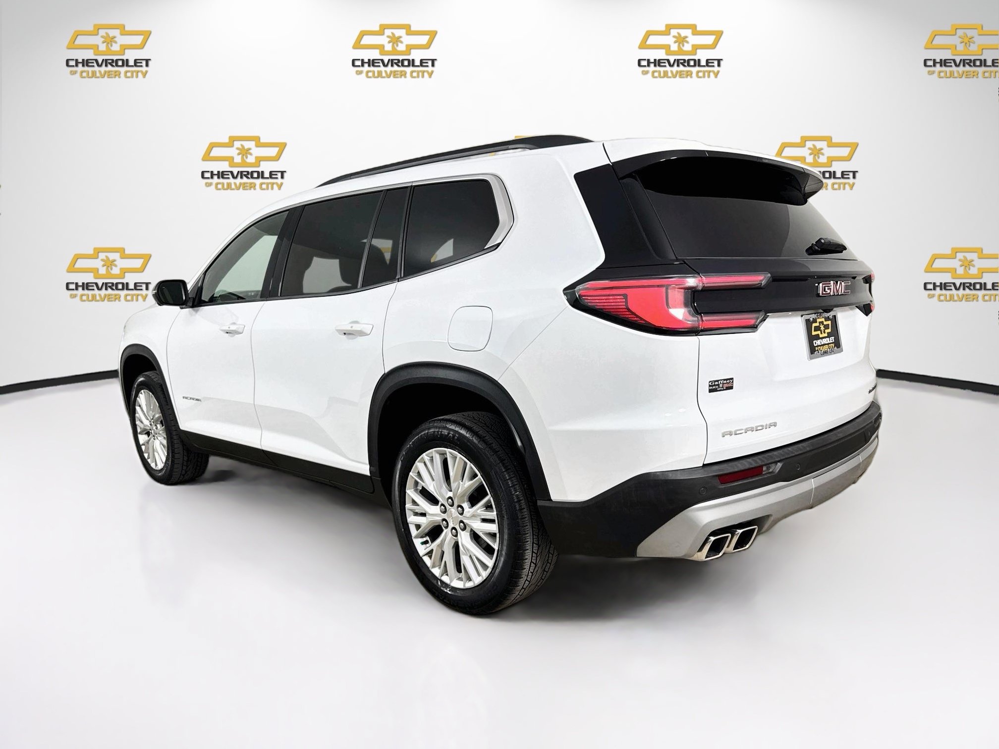 Used 2024 GMC Acadia Elevation w/ LPO, Floor Liner Package FWD image 6
