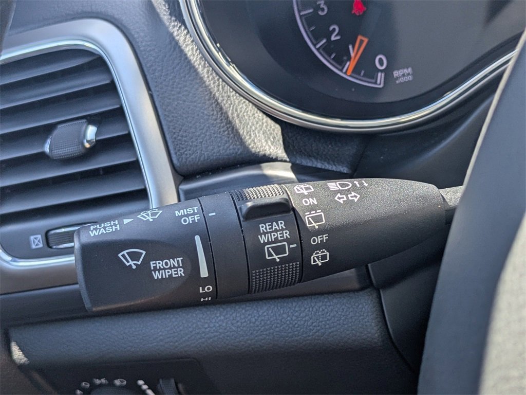 Used 2022 Jeep Grand Cherokee Laredo X image 31