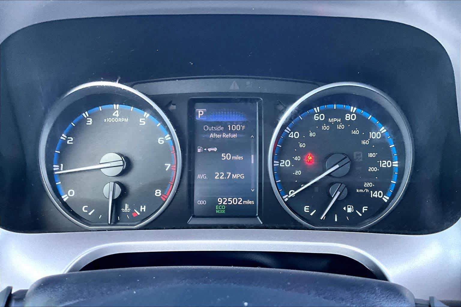 Used 2018 Toyota RAV4 LE FWD image 25