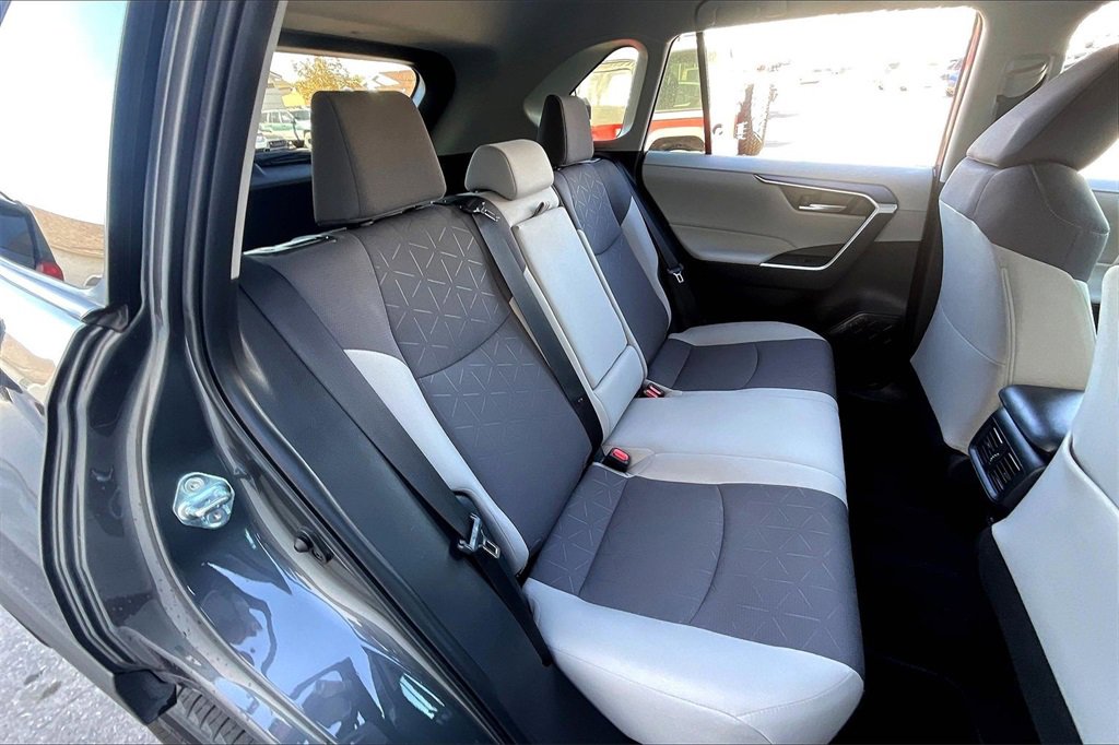 Used 2025 Toyota RAV4 XLE image 25