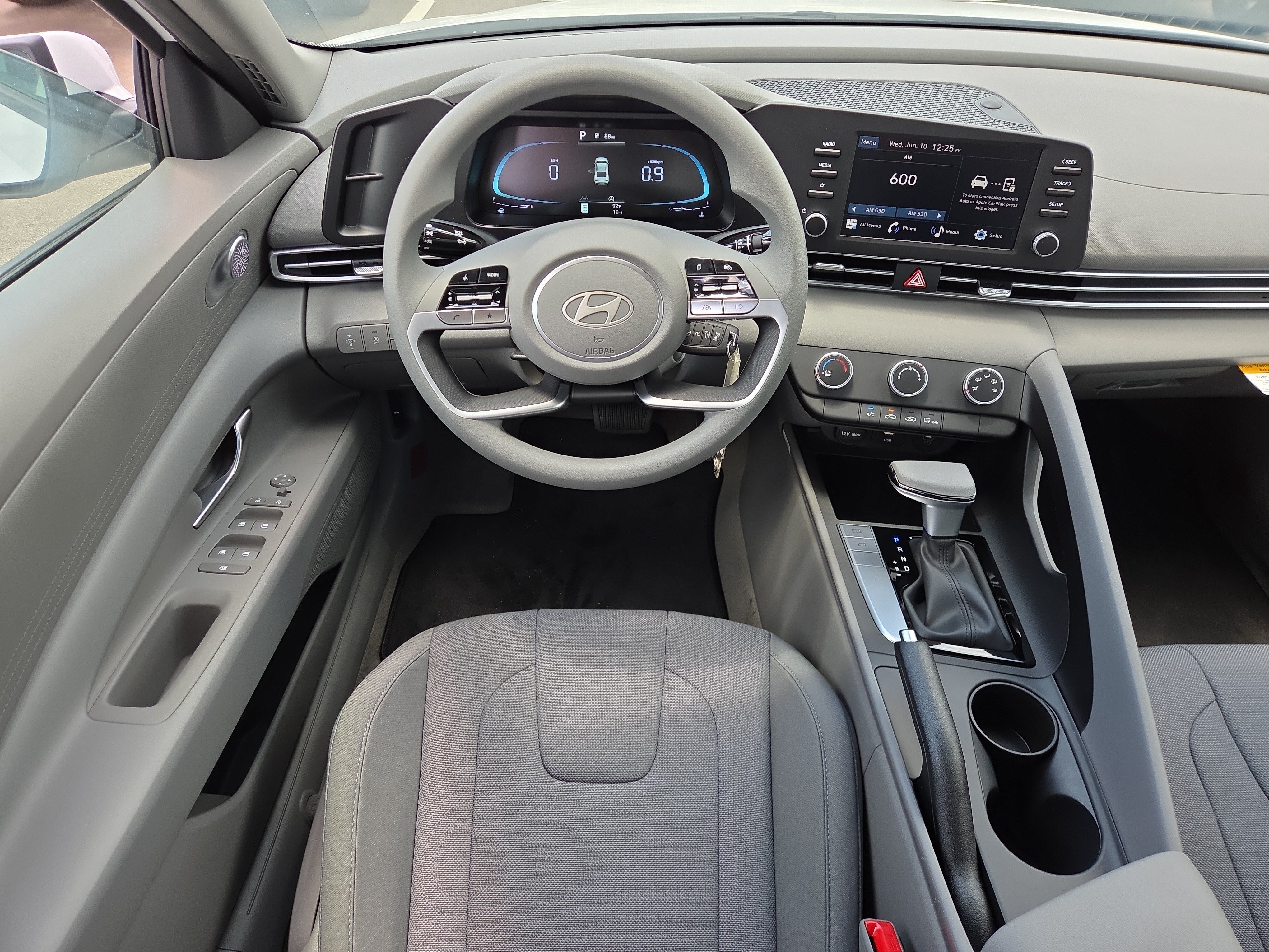 New 2026 Hyundai Elantra SE FWD image 7