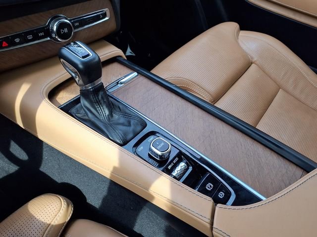 Used 2016 Volvo XC90 T6 Inscription w/ Vision Package image 19