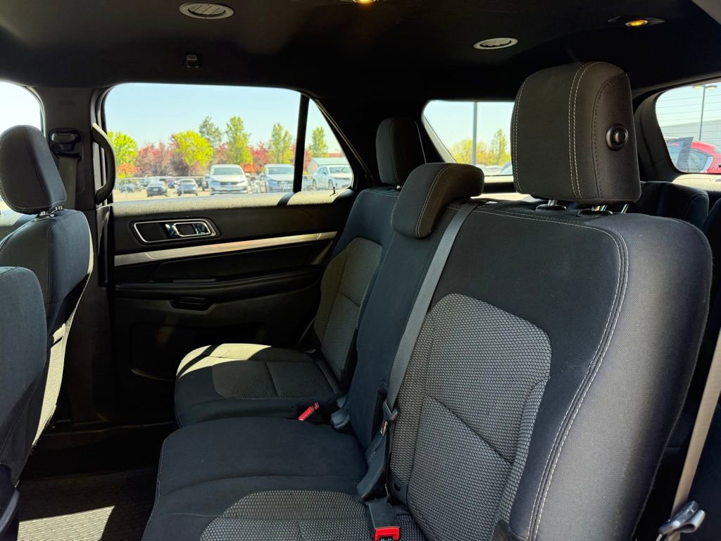 Used 2018 Ford Explorer XLT AWD/4WD image 31