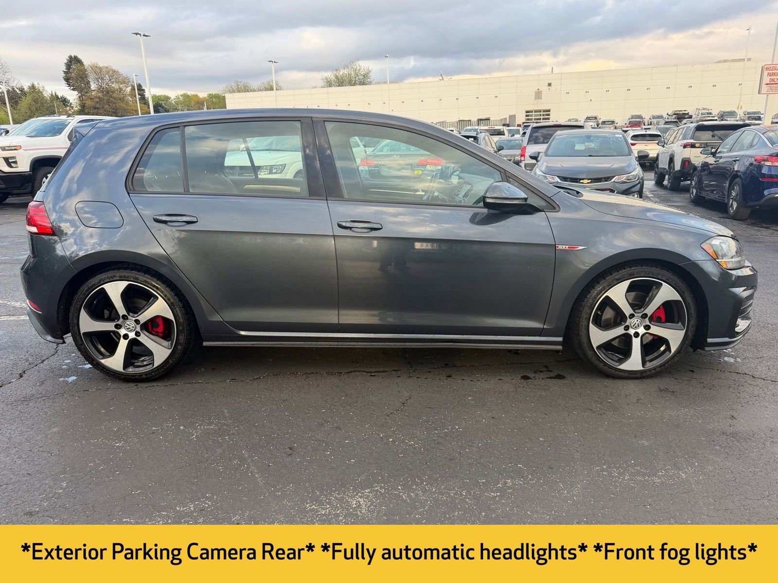 Used 2018 Volkswagen Golf 4-Door FWD image 5