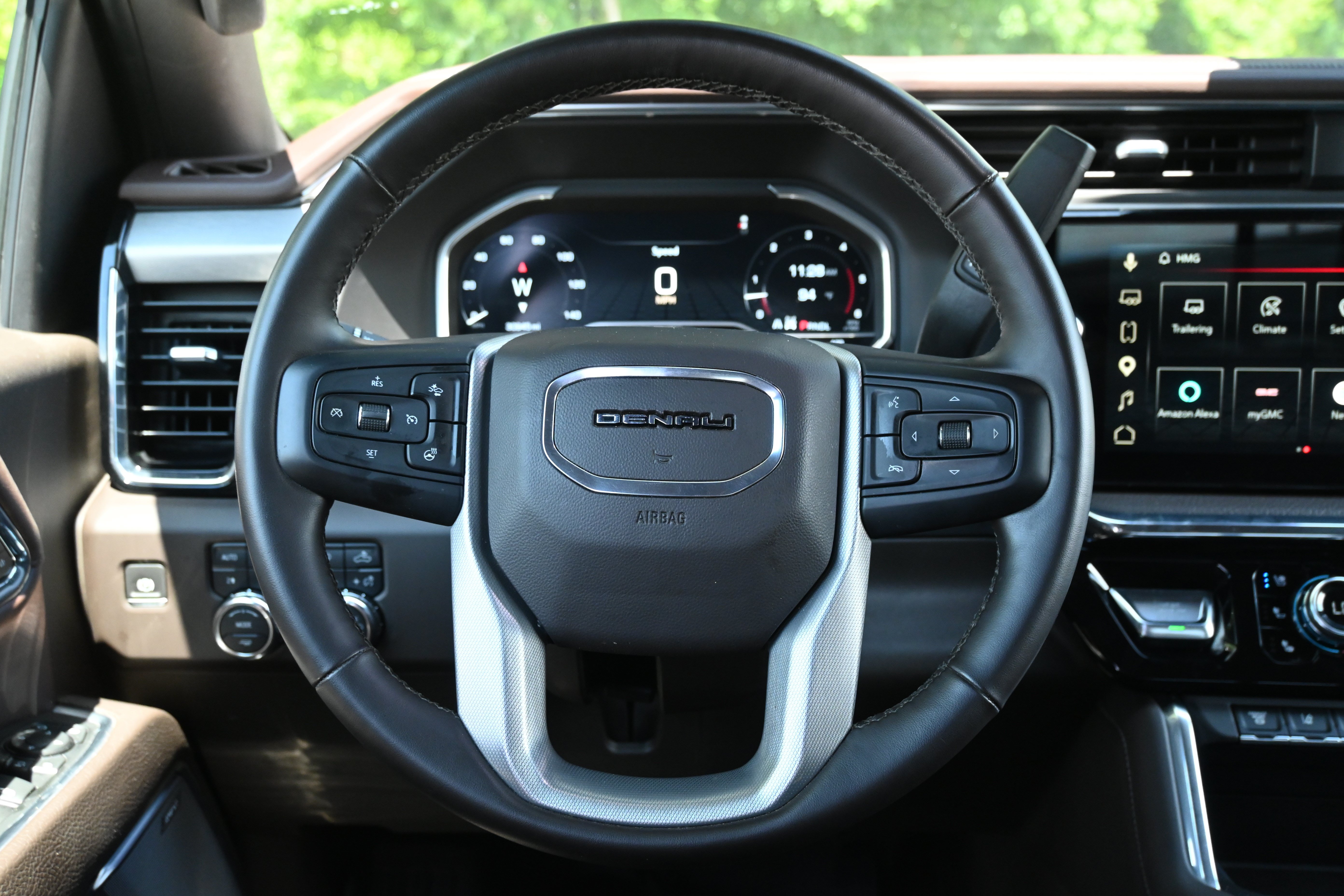 Used 2024 GMC Sierra 2500 Denali w/ Denali Reserve Package AWD/4WD image 6