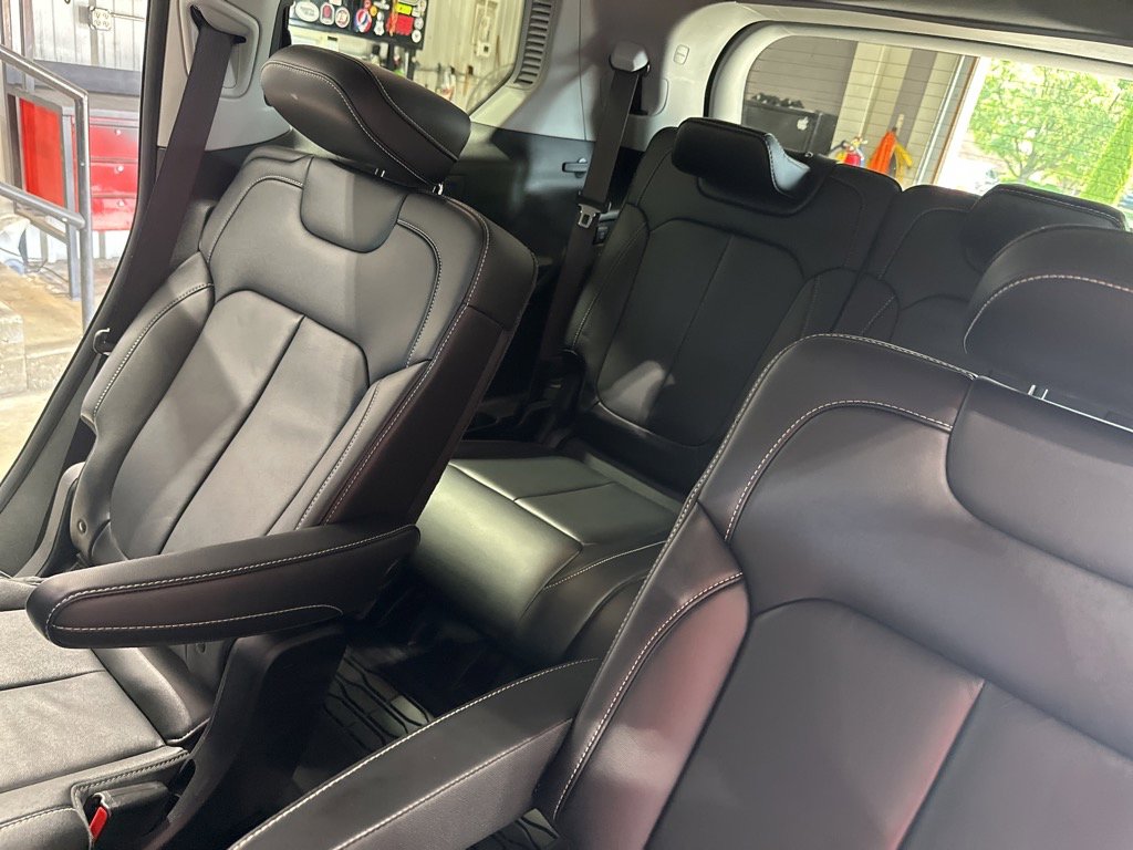 Used 2021 Jeep Grand Cherokee L Limited image 11