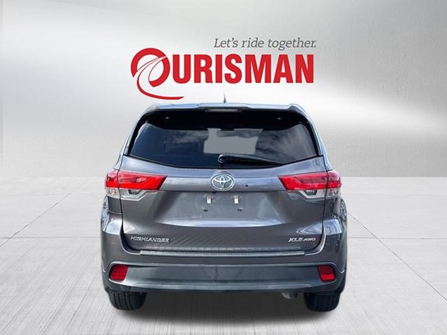 Used 2018 Toyota Highlander XLE image 3