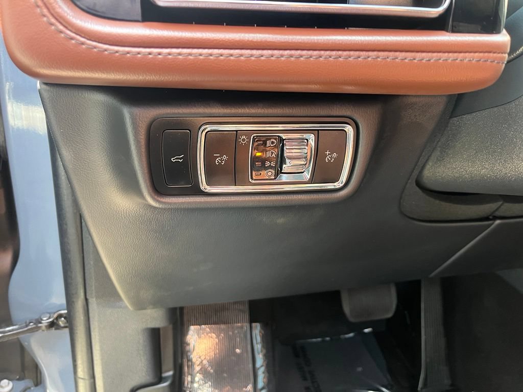 Used 2025 Lincoln Aviator Reserve w/ Jet Appearance Package AWD/4WD image 41