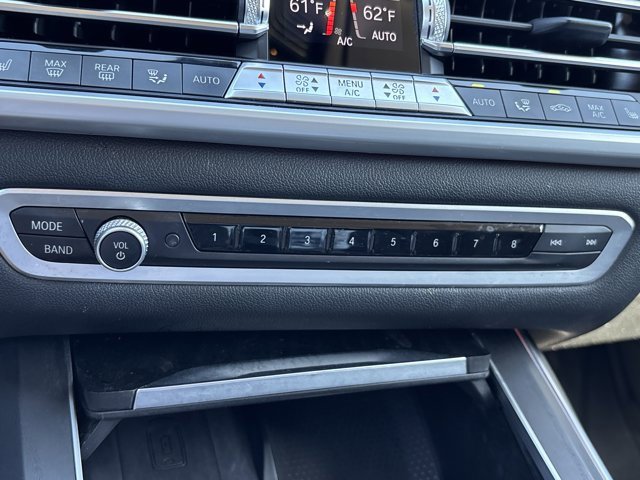 Used 2022 BMW X7 xDrive40i w/ Cold Weather Package image 48