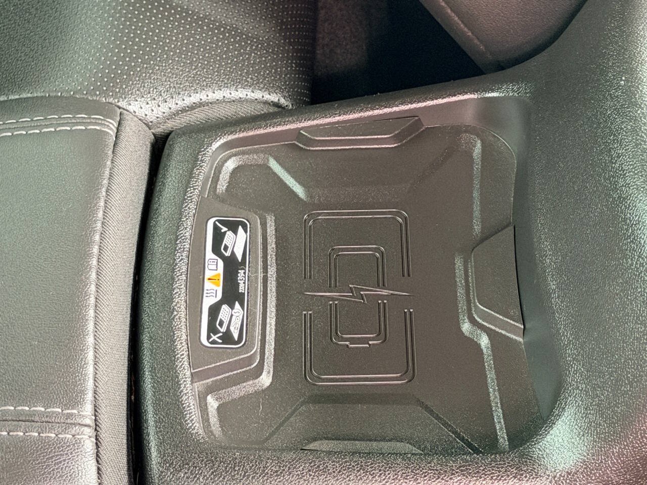 Used 2018 Chevrolet Camaro SS RWD image 23