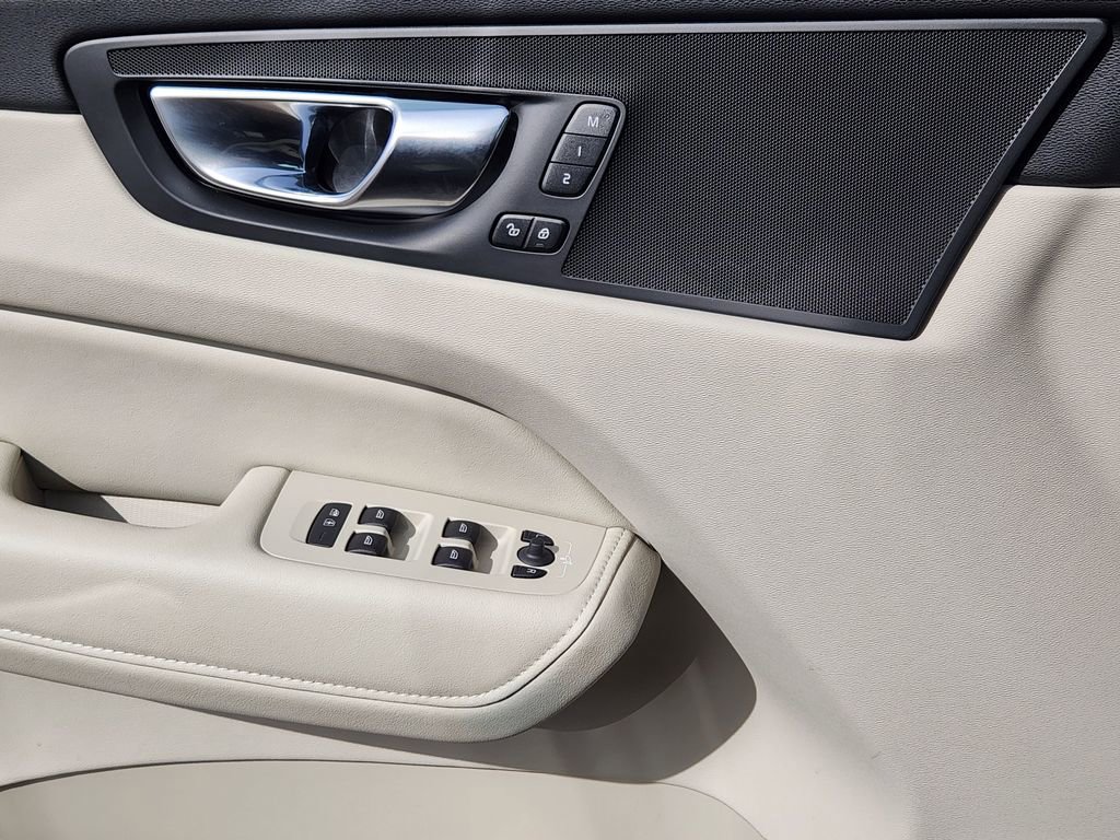 Used 2025 Volvo XC60 T8 Plus w/ Protection Package Premier image 12