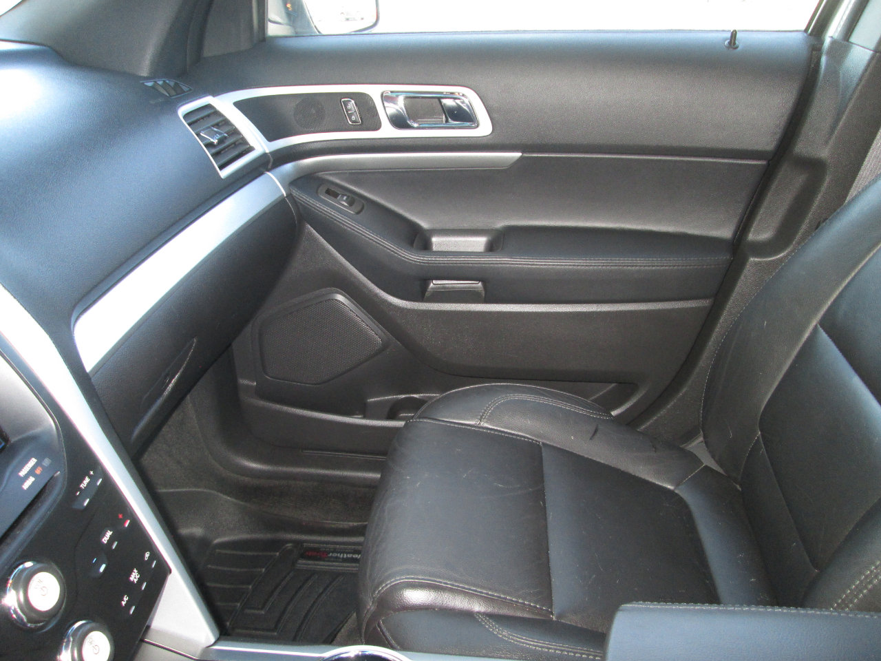 Used 2013 Ford Explorer XLT image 30