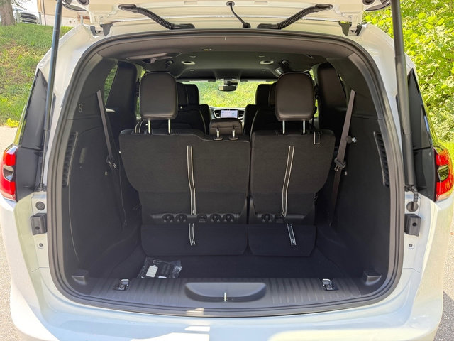 New 2026 Chrysler Pacifica Select image 19