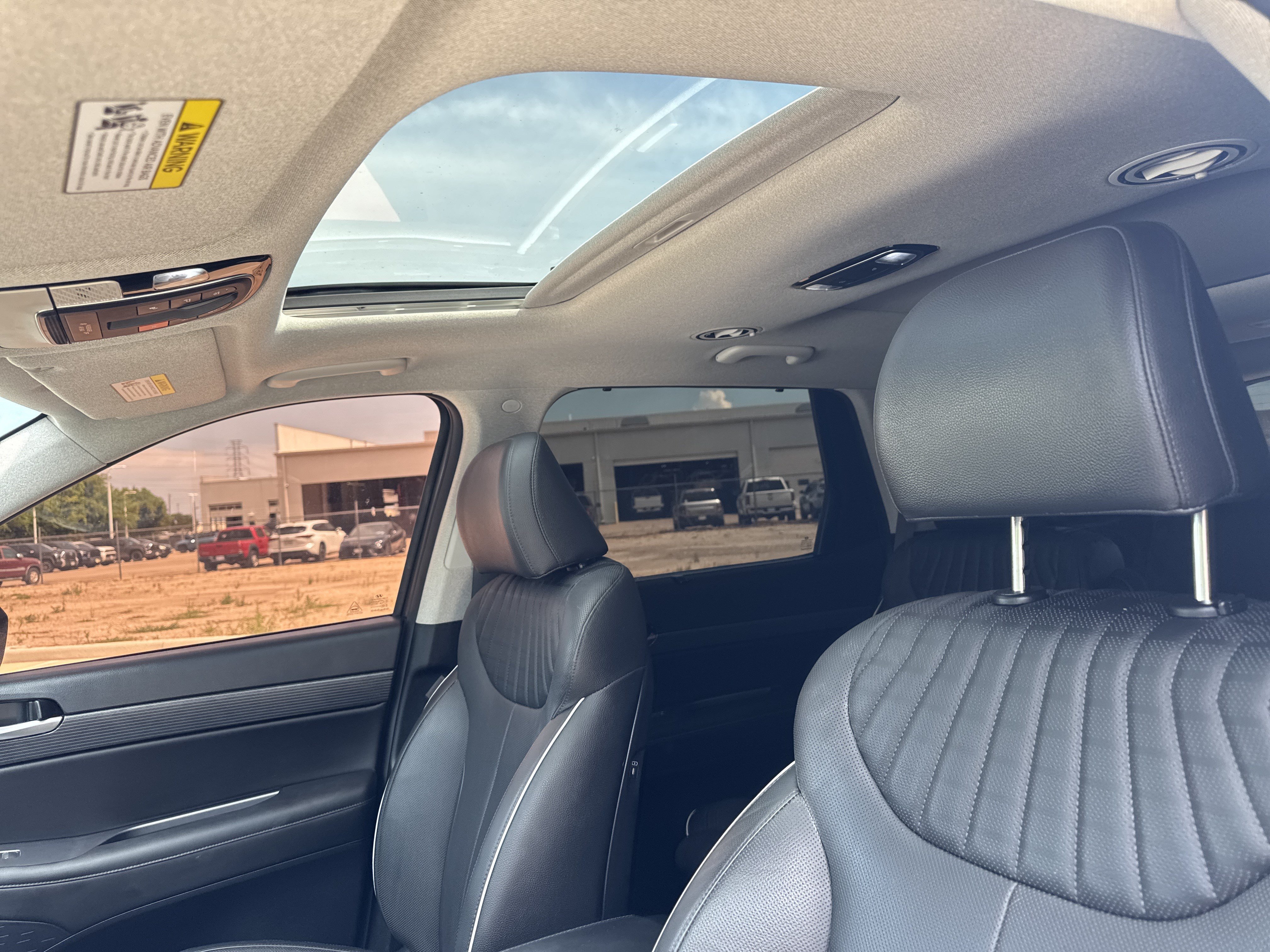 Used 2024 Hyundai Palisade Limited FWD image 7