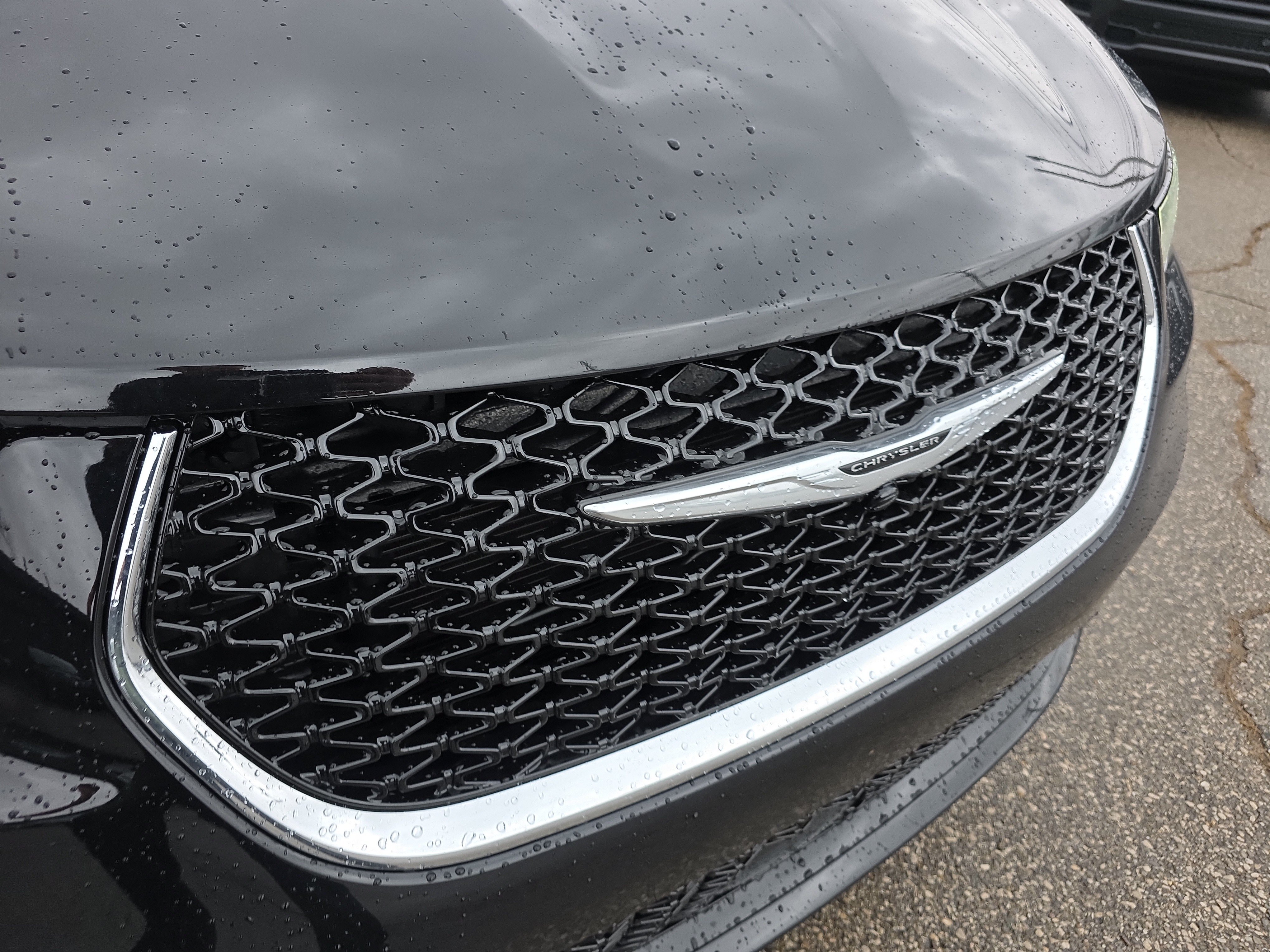 New 2026 Chrysler Pacifica Select AWD/4WD image 28