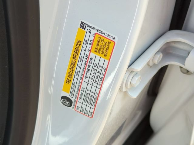 Used 2023 GMC Terrain SLT w/ LPO, Floor Liner Package AWD/4WD image 33