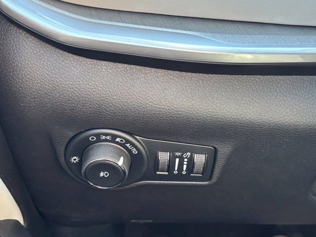 New 2026 Jeep Compass Latitude AWD/4WD image 30