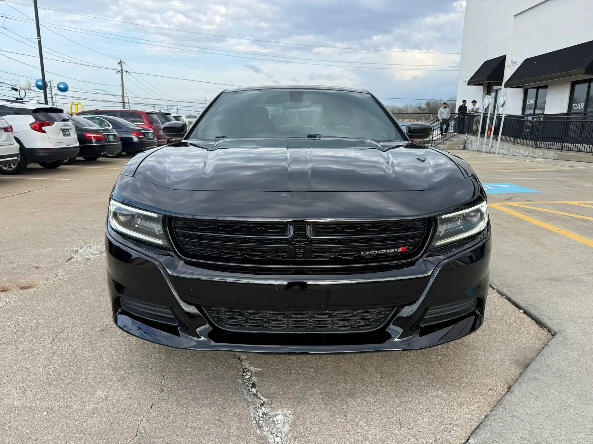 Used 2020 Dodge Charger SXT w/ Blacktop Package RWD image 2