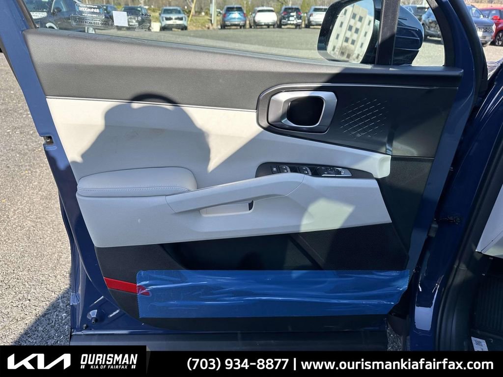 Certified 2025 Kia Sorento S w/ Panoramic Sunroof Package image 20