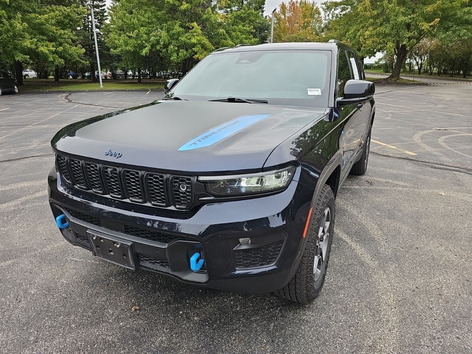 Used 2023 Jeep Grand Cherokee Trailhawk w/ Advanced Protech Group II AWD/4WD image 2