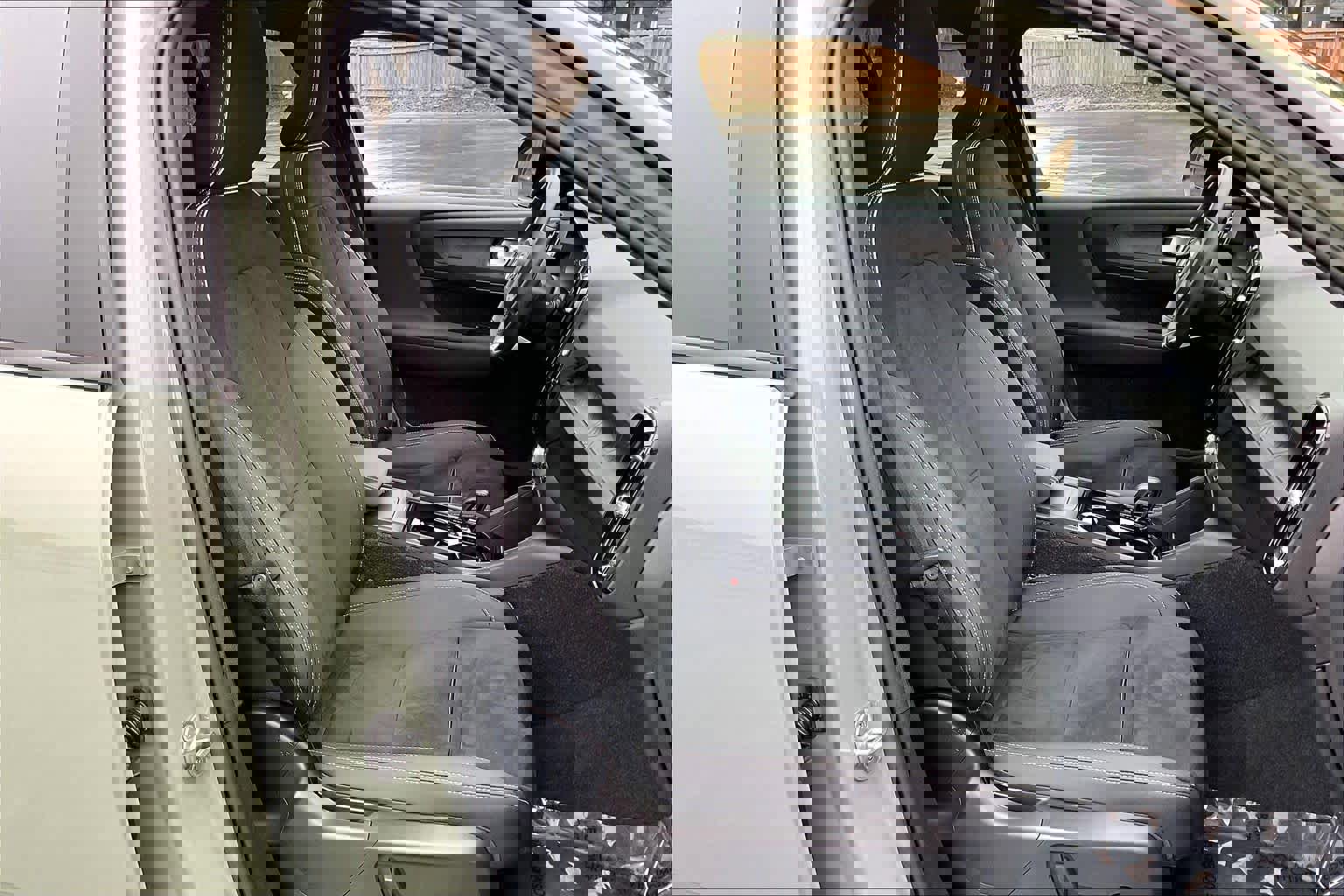 Used 2023 Volvo XC40 Recharge Ultimate image 10