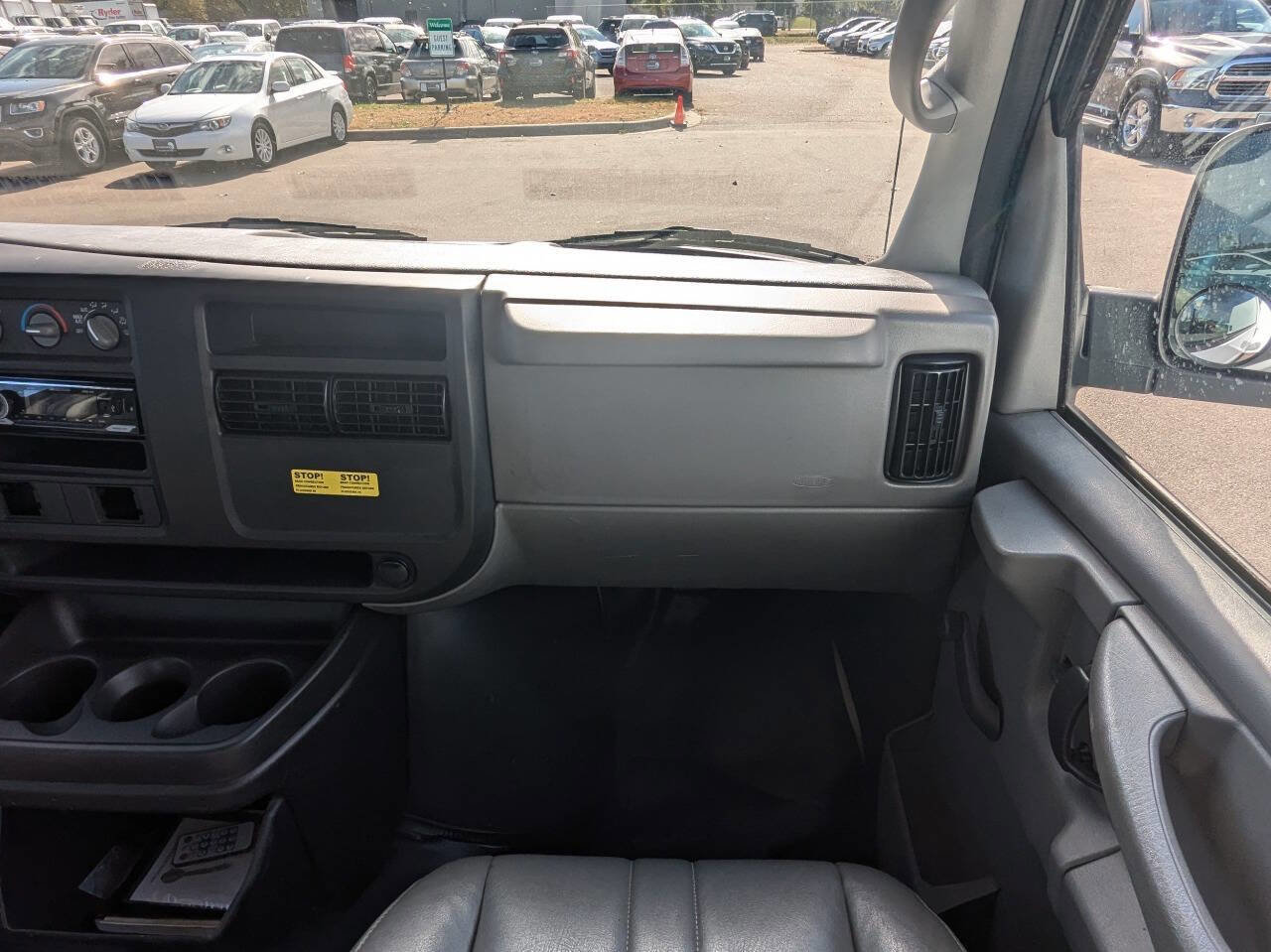 Used 2004 Chevrolet Express 1500 RWD image 20