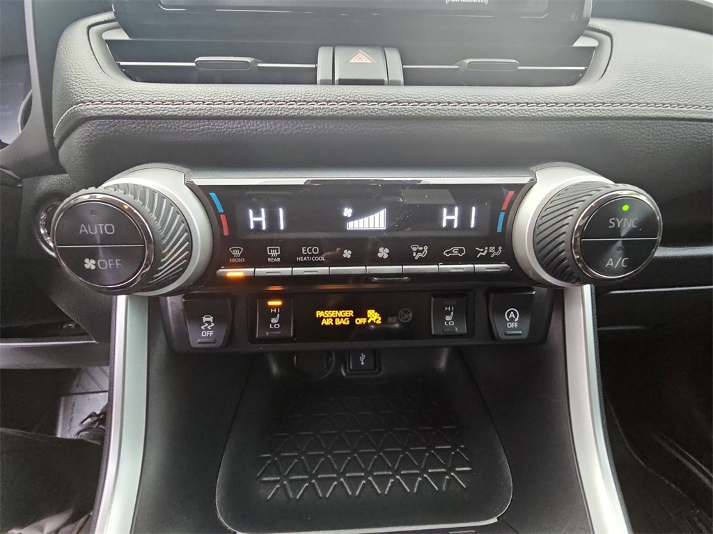 Used 2020 Toyota RAV4 XLE image 28