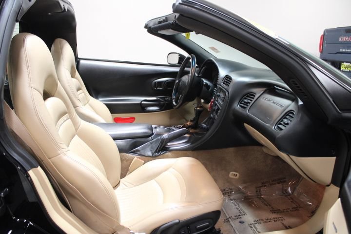 Used 2001 Chevrolet Corvette Coupe w/ Preferred Equipment Group1 RWD image 41