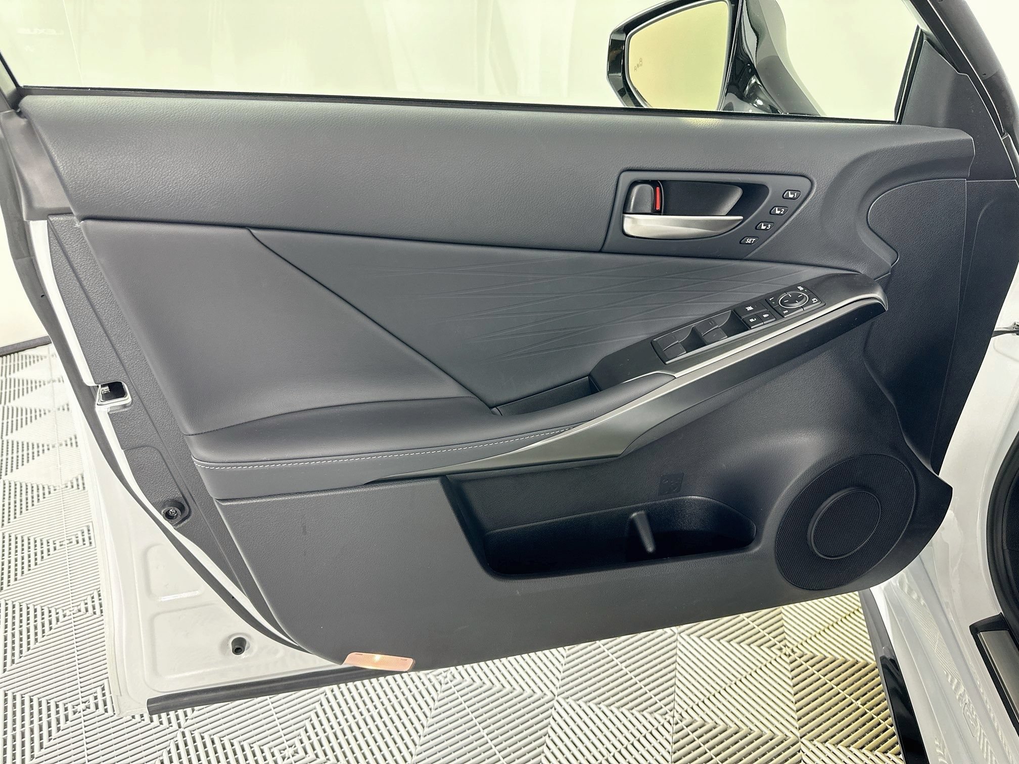 Used 2025 Lexus IS 500 w/ Accessory Package 2 RWD image 15